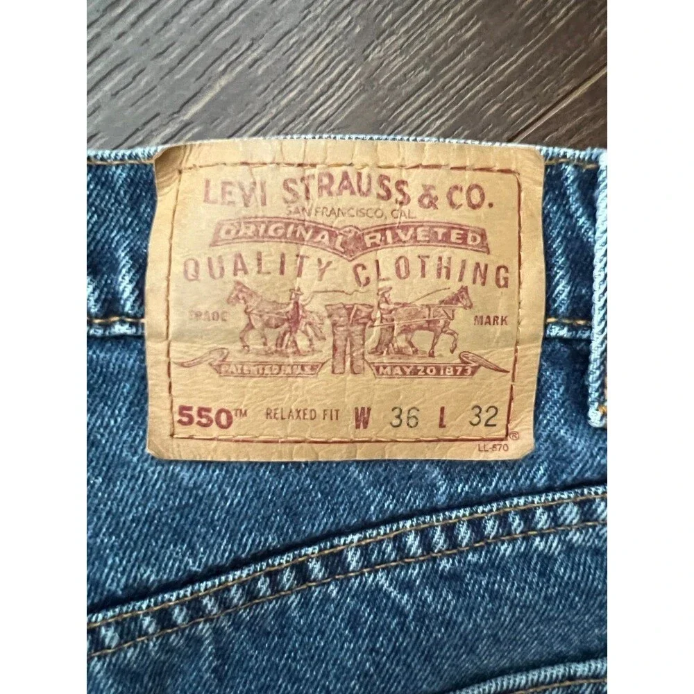 Levis 550 Men's Relaxed Straight Leg Zipper Fly Jeans 36x32